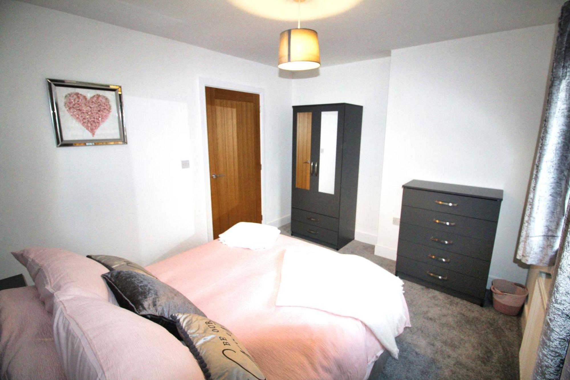 Rotherham - Rawmarsh - Great Customer Feedback - 2 Bed Bungalow - New Build - High End Furnishings - Wheel Chair Accessible - Large Enclosed Garden - Dog Friendly Εξωτερικό φωτογραφία