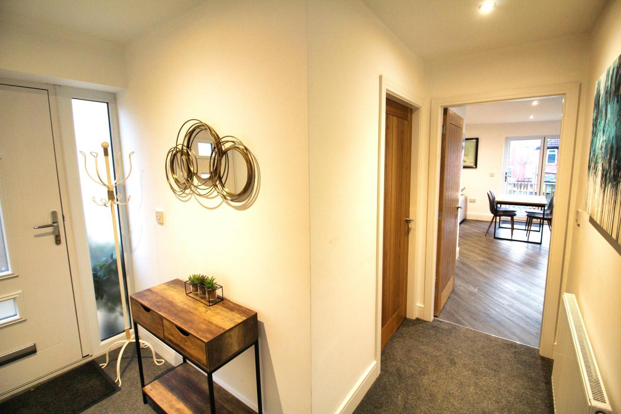 Rotherham - Rawmarsh - Great Customer Feedback - 2 Bed Bungalow - New Build - High End Furnishings - Wheel Chair Accessible - Large Enclosed Garden - Dog Friendly Εξωτερικό φωτογραφία