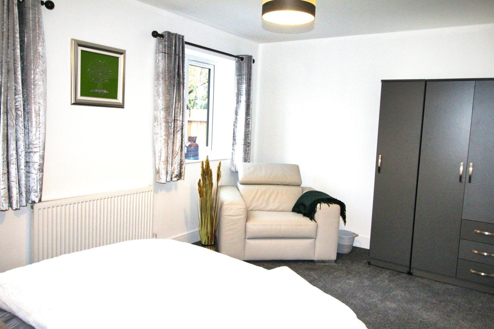 Rotherham - Rawmarsh - Great Customer Feedback - 2 Bed Bungalow - New Build - High End Furnishings - Wheel Chair Accessible - Large Enclosed Garden - Dog Friendly Εξωτερικό φωτογραφία